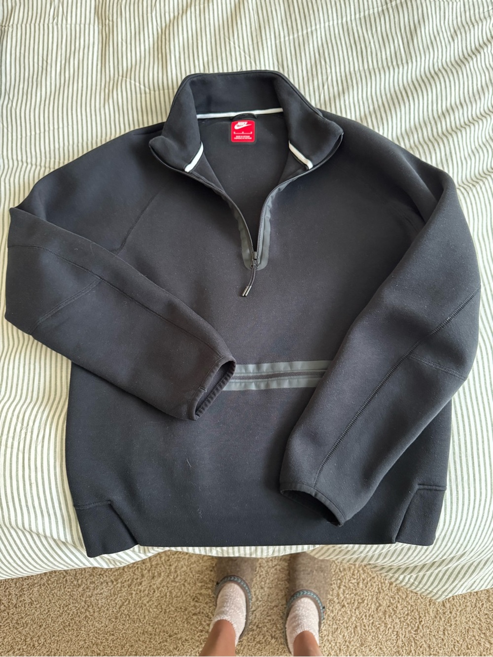 Nike Men’s Black Half-Zip Pullover Sweatshirt